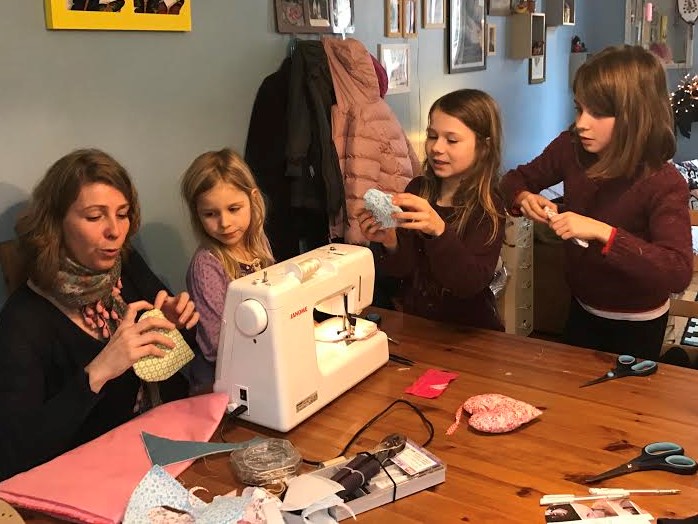 au travail atelier de couture enfants